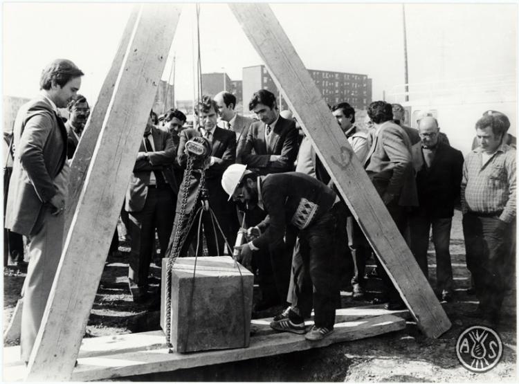 Col·locació de la primera pedra del barri de Torreguitart. Sabadell