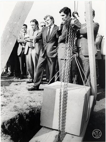 Col·locació de la primera pedra del barri de Torreguitart. Sabadell