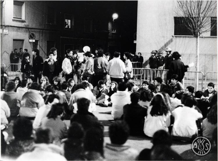 Manifestació d'estudiants d'ensenyament mitjà. Sabadell