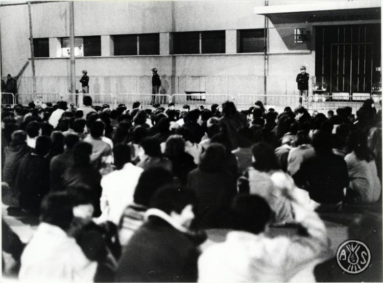 Manifestació d'estudiants d'ensenyament mitjà. Sabadell