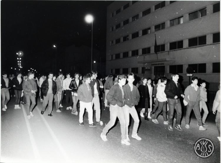 Manifestació d'estudiants d'ensenyament mitjà. Sabadell