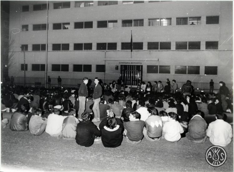 Manifestació d'estudiants d'ensenyament mitjà. Sabadell