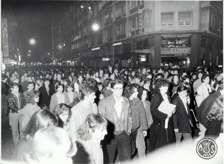 Manifestació d'estudiants d'ensenyament mitjà. Sabadell