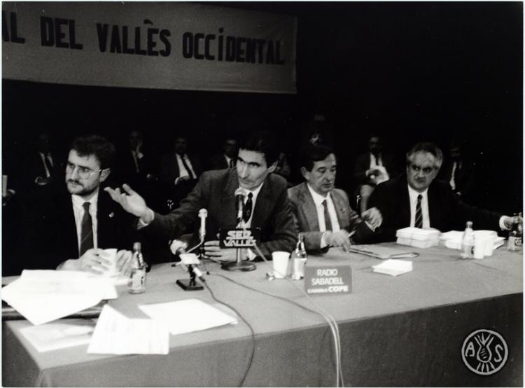 Acte de constitució del primer Consell Comarcal del Vallès Occidental al Teatre Municipal La Faràndula. Sabadell