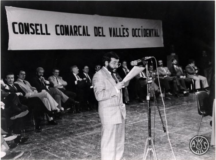 Acte de constitució del primer Consell Comarcal del Vallès Occidental al Teatre Municipal La Faràndula. Sabadell