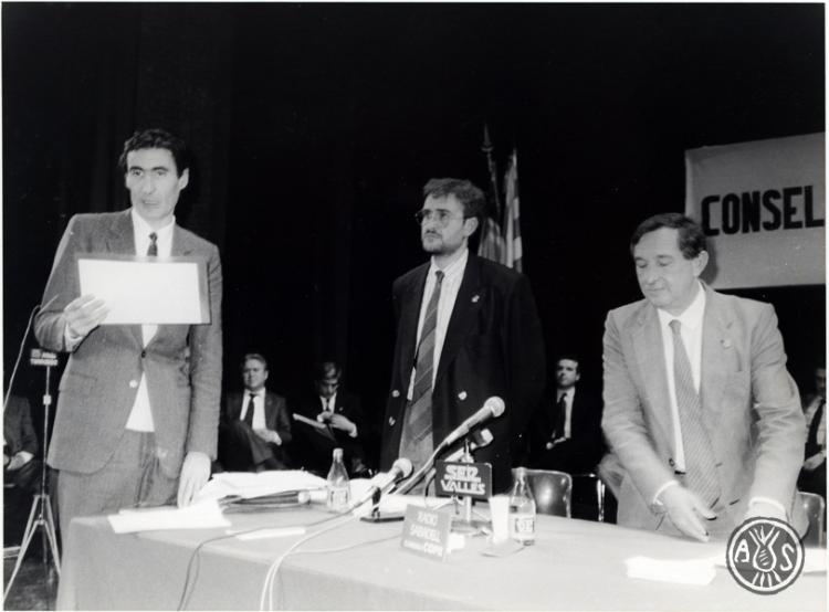 Acte de constitució del primer Consell Comarcal del Vallès Occidental al Teatre Municipal La Faràndula. Sabadell