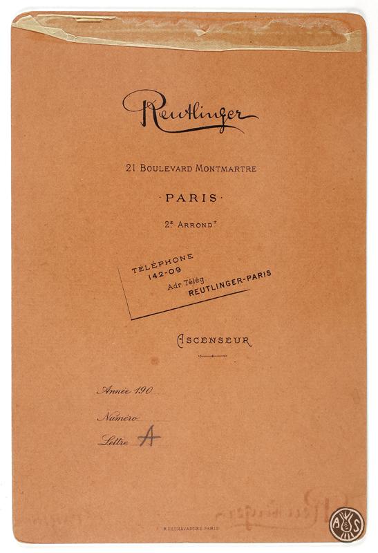 Retrat d'estudi de l'actriu francesa sense identificar. París.