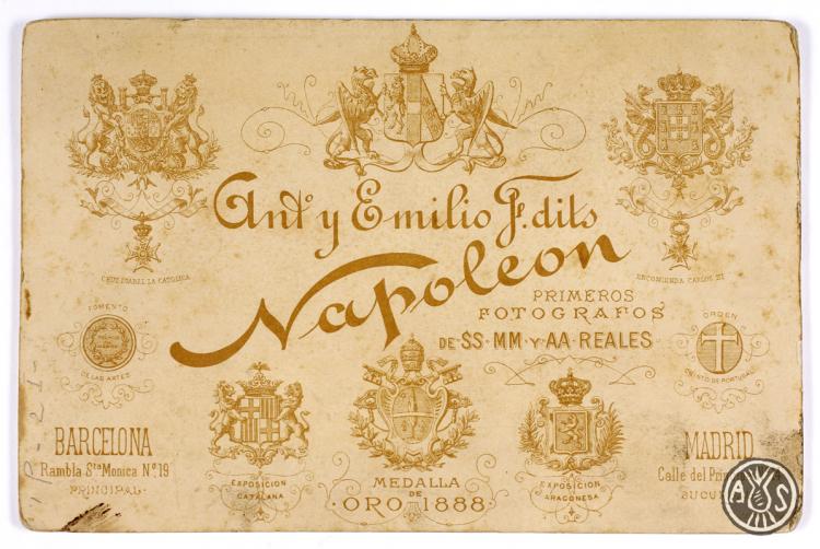 Retrat d'estudi de Pau Maria Turull Fournols. Barcelona.