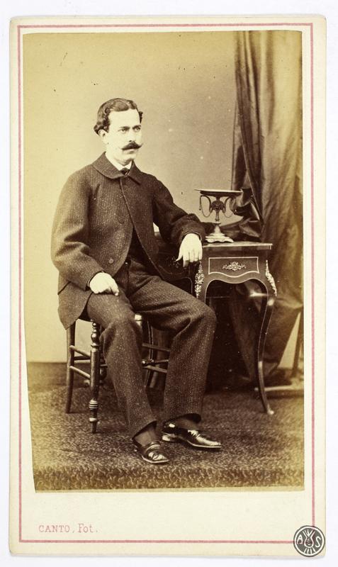 Retrat d'estudi de Fèlix Fournols Serradell. Barcelona.