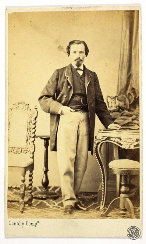 Retrat d'estudi de Fèlix Fournols Serradell. Barcelona.