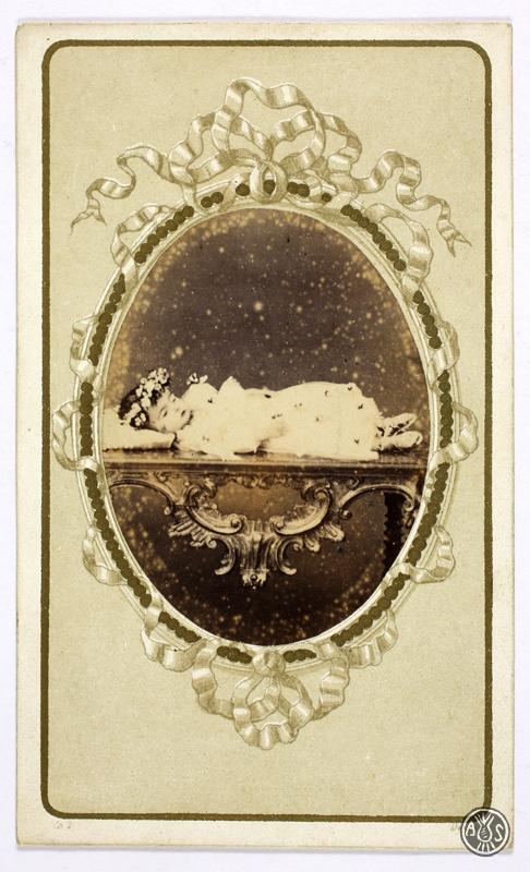 Retrat d'estudi d'infant. S.l.