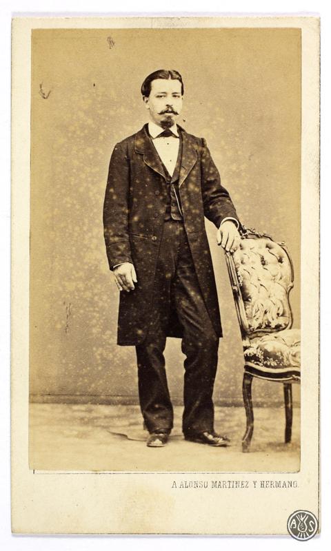 Retrat d'estudi d'Enric Turull Comadran. Madrid.