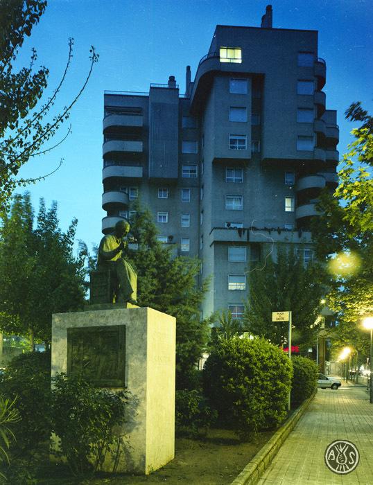 La plaça del sastre de nit