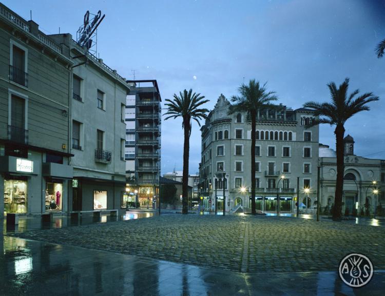 El Racó del Campanar de nit