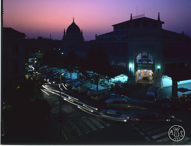 El Mercat Central de Sabadell durant una posta de sol
