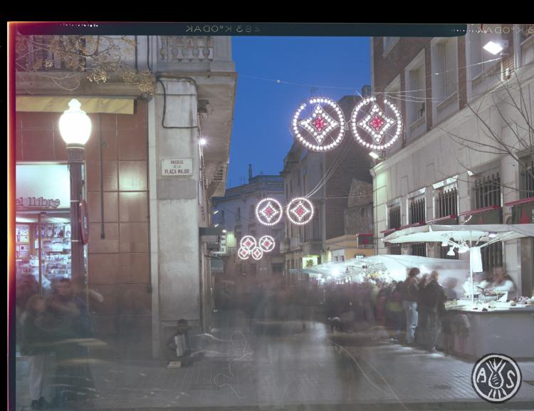 El carrer Mestre Rius de nit
