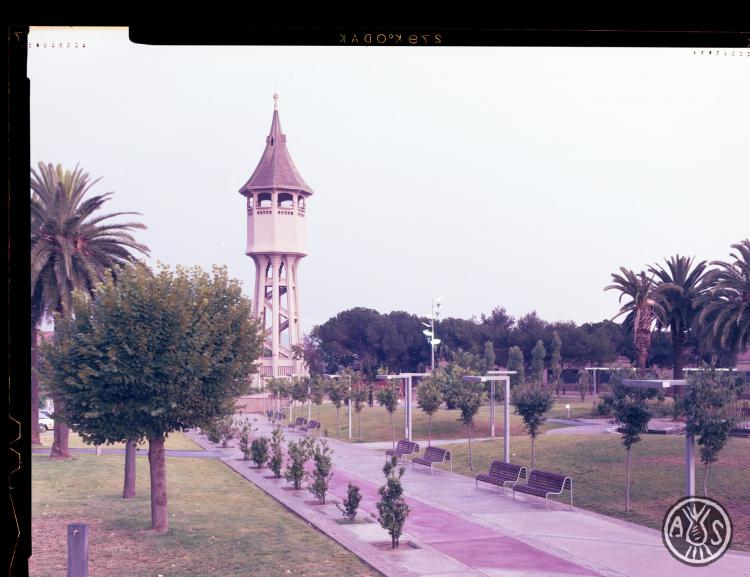La Torre de l'Aigua i el parc del Taulí