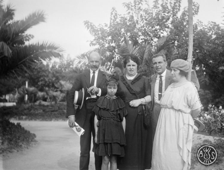 Grup en un jardí