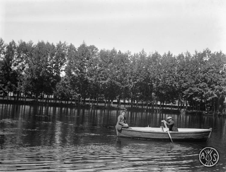 Barca en un llac