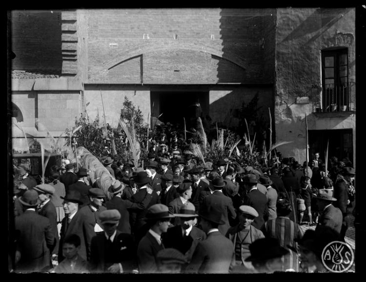 Diumenge de Rams sortint de l'església. Sabadell