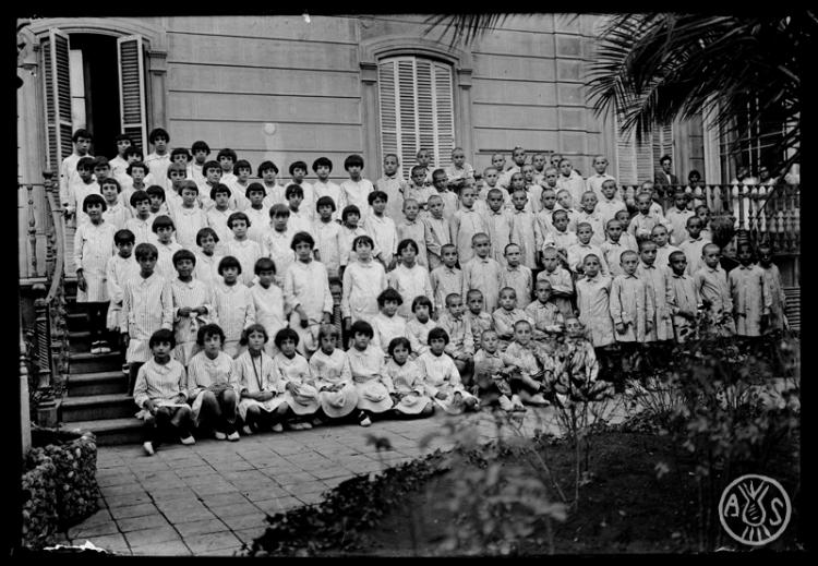 Grups de les colònies escolars. Sabadell