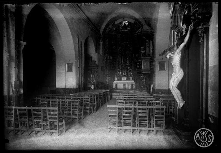 Interior de l'església de Sant Esteve de Ripollet
