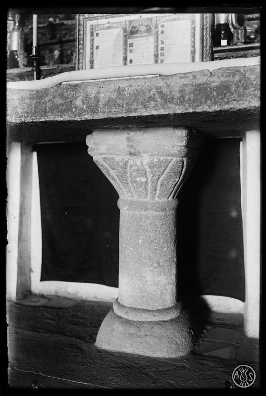 Capitell de la mesa de l'Altar Major de l'ésglésia de Sant Esteve de Ripollet