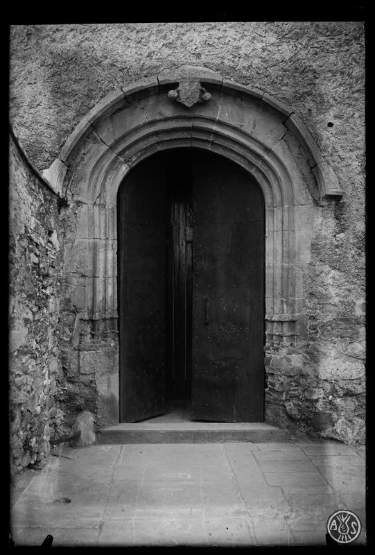Porta de l'església de Sant Julià d'Altura. Sabadell