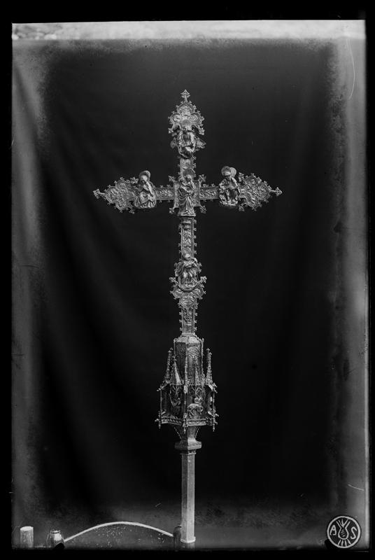 Creu de la parròquia de Sant Julià d'Altura. Sabadell