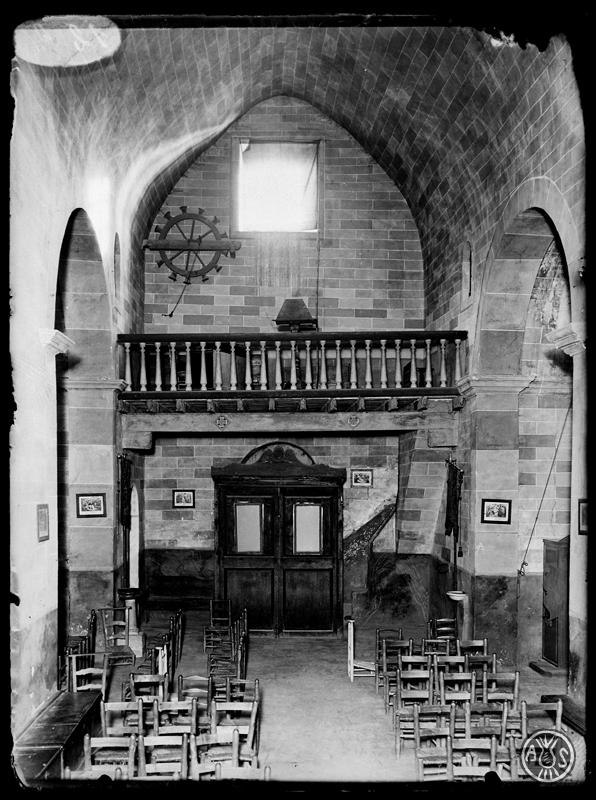 Entrada i cor de l'església romànica de Santa Maria de Barberà. Barberà del Vallès