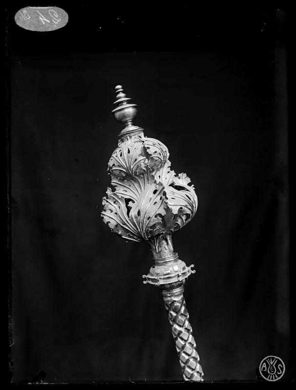 Detall d'un Bordó o porra de l'església romànica de Santa Maria de Barberà. Barberà del Vallès