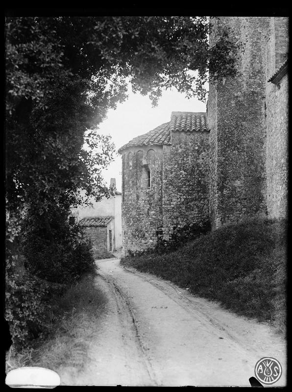 Absis romànic de l'església de Sant Salvador de Polinyà.
