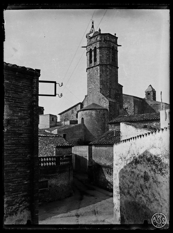 Campanar i església de Santa Perpètua, a Santa Perpètua de Mogoda.