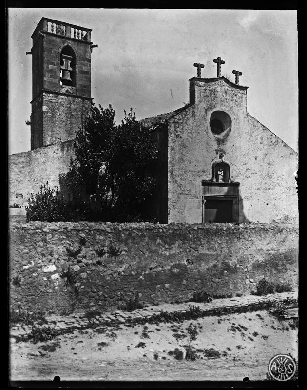 Façana de la parròquia de Santa Maria de Santiga. Santa Perpetua de Mogoda