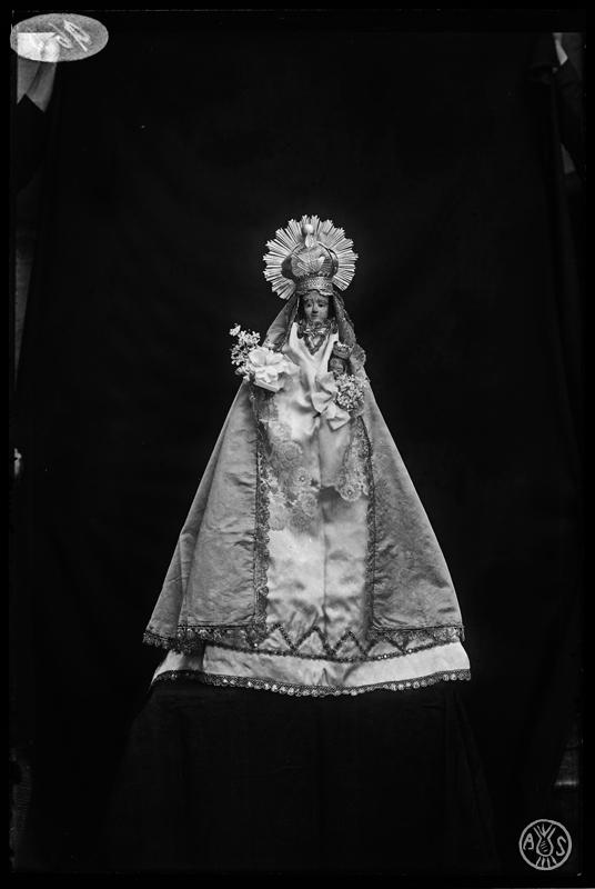 Mare de Deu de les Neus vestida. Sabadell
