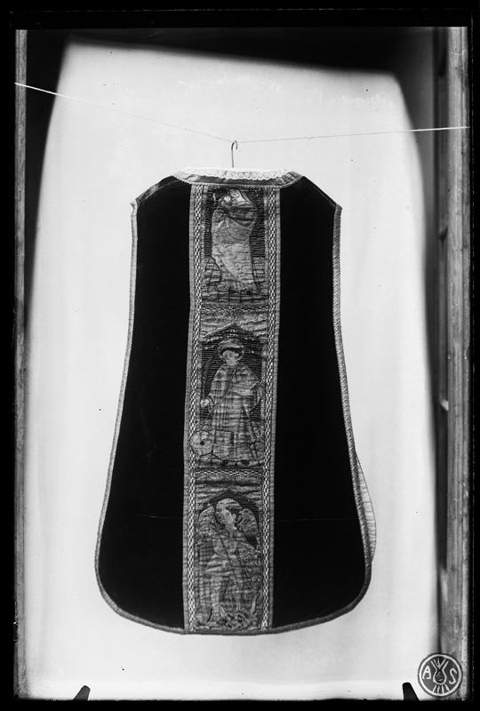 Casulla de l'església de Sant Vicenç de Jonqueres. Sabadell