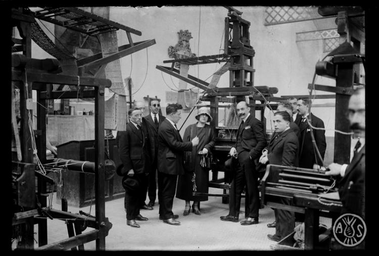 Visita de la doctora Maria Lluïsa Quadras Bordes a l'Escola Industrial acompanyada de la Junta de l'Associació de la Premsa. Sabadell