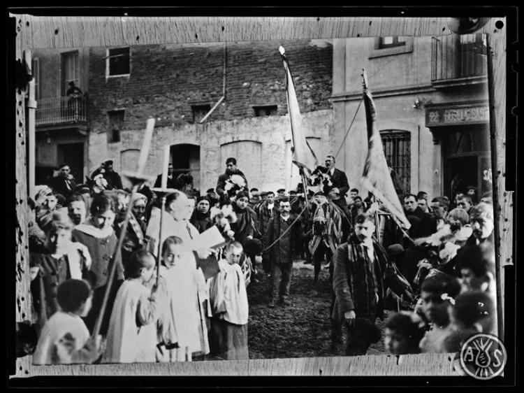 Colla nova. Festa de Sant Antoni Abat. Sabadell