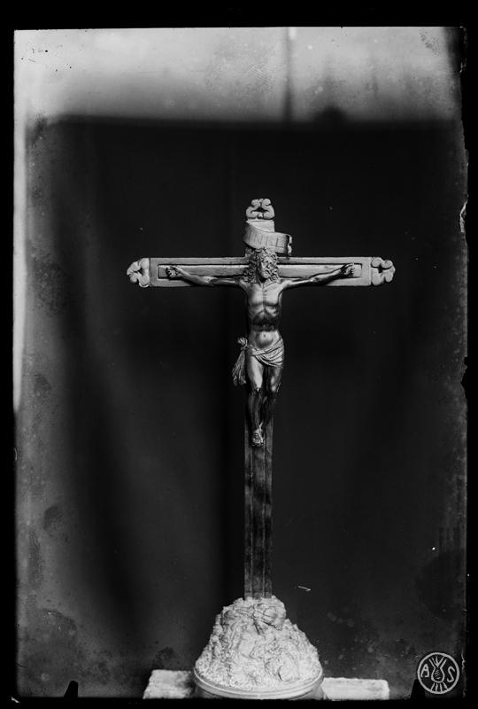 Talla de fusta d'un Sant Crist. Sabadell