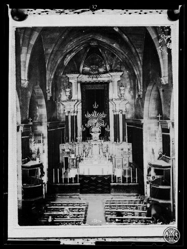 Presbiteri i altar major de l'església de Sant Feliu. Sabadell