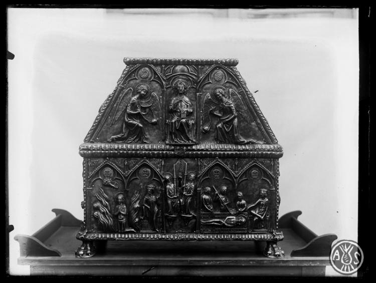 Arqueta reliquari (frontal revers) d'argent de Sant Cugat del Vallès