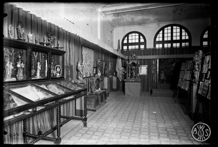 Aspecte sala Acadèmia Catòlica. Exposició Rosariana. Sabadell