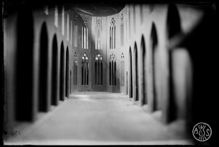 Interior de la maqueta del convent de Santa Caterina de Barcelona que va figurar en l'exposició rosariana de l'Acadèmia Catòlica. Sabadell