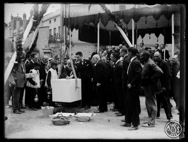 Col.locació de la primera pedra de mercat central de Sabadell