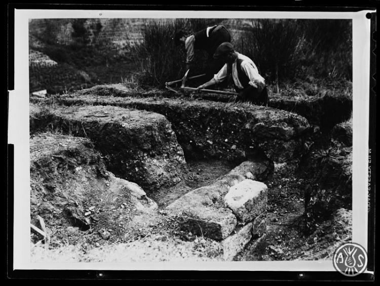 Excavacions al turó d'Arraona. Sabadell