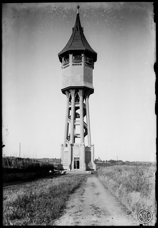 La Torre de l'Aigua acabada d'inaugurar. Sabadell