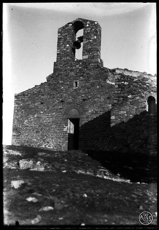 Façana de ponent del Monestir de Sant Llorenç del Munt