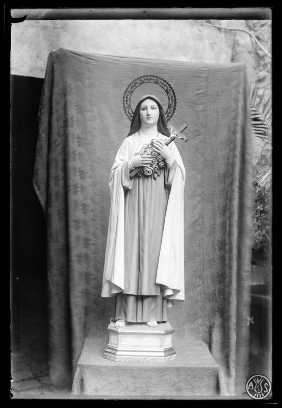 Imatge de Santa Teresa de l'Església de l'Immaculat Cor de Maria, popularment coneguda com els Padres. Sabadell