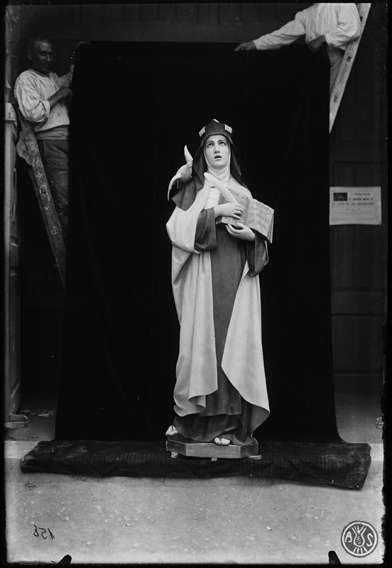 Imatge de Santa Teresa de Jesús, de la confraria dels teresians, a l'església de Sant Feliu. Sabadell