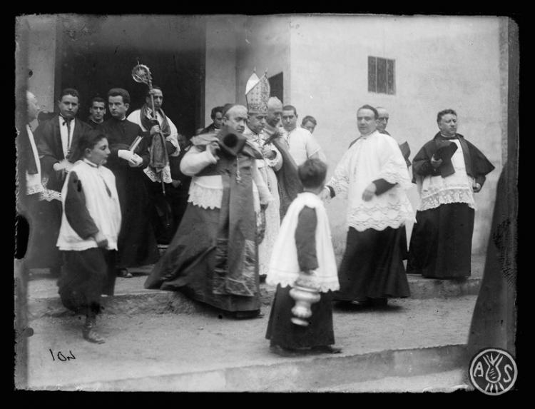 Benedicció de l'església parroquial de Sant Feliu pel bisbe Ramon Guillamet Coma. Sabadell